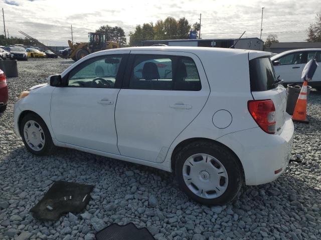 JTKKU104X9J035067 - 2009 TOYOTA SCION XD WHITE photo 2