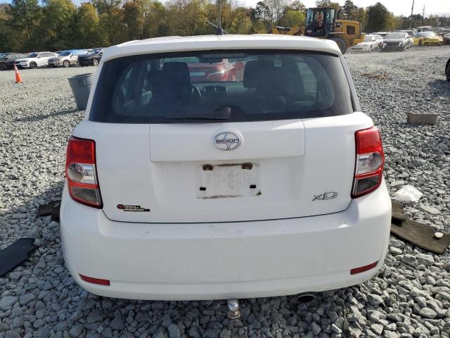 JTKKU104X9J035067 - 2009 TOYOTA SCION XD WHITE photo 6