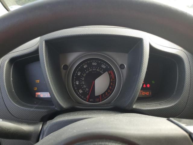 JTKKU104X9J035067 - 2009 TOYOTA SCION XD WHITE photo 9