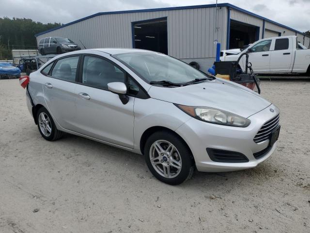 3FADP4BJ7KM161865 - 2019 FORD FIESTA SE ვერცხლისფერი ფოტო 4