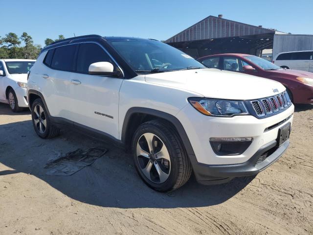 3C4NJCBB6JT240399 - 2018 JEEP COMPASS LATITUDE WHITE photo 4