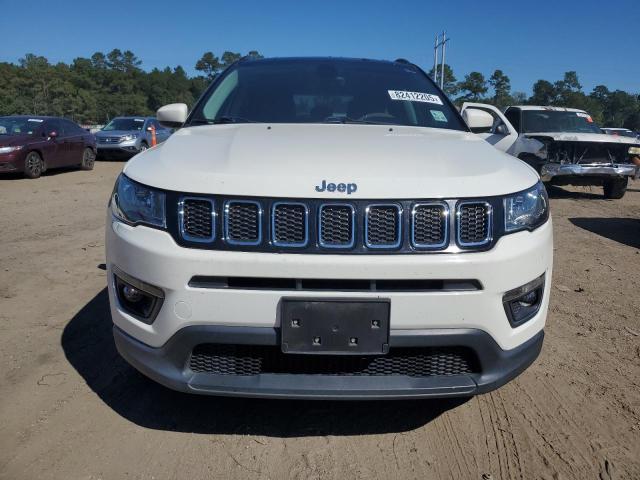 3C4NJCBB6JT240399 - 2018 JEEP COMPASS LATITUDE WHITE photo 5