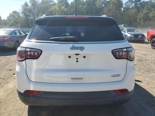 3C4NJCBB6JT240399 - 2018 JEEP COMPASS LATITUDE WHITE photo 6