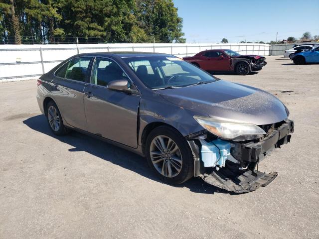 4T1BF1FK2HU373269 - 2017 TOYOTA CAMRY LE 灰色 照片 4