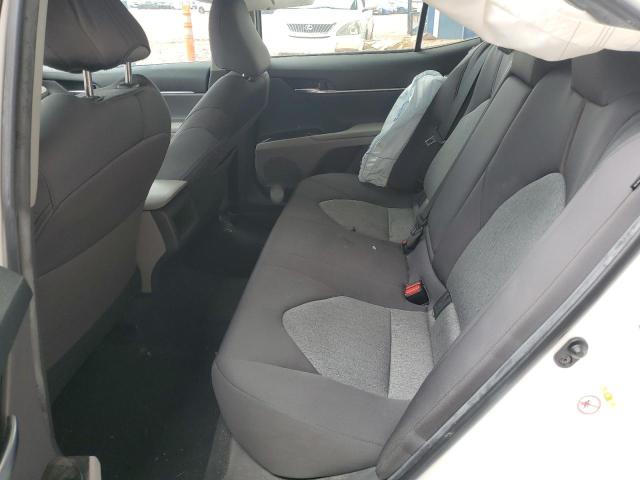 4T1B11HK6JU097289 - 2018 TOYOTA CAMRY L WHITE photo 10