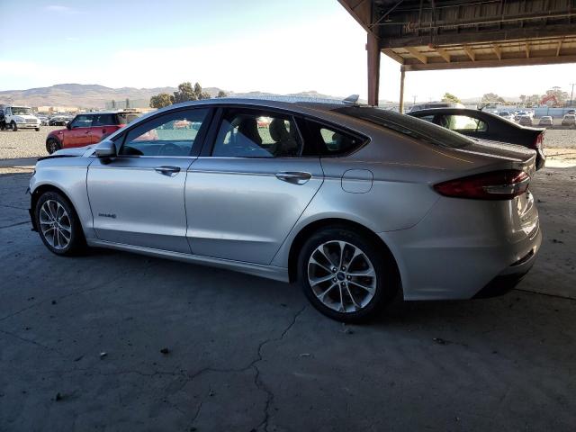 3FA6P0LU2KR204912 - 2019 FORD FUSION SE SILVER photo 2