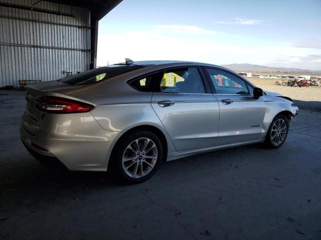 3FA6P0LU2KR204912 - 2019 FORD FUSION SE SILVER photo 3
