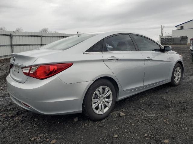 5NPEB4AC6BH017360 - 2011 HYUNDAI SONATA GLS SILVER photo 3