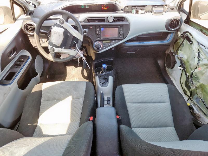 JTDKDTB30C1519375 - 2012 TOYOTA PRIUS C 白色 照片 8