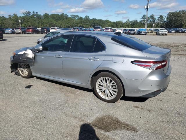 4T1B11HK9KU794120 - 2019 TOYOTA CAMRY L ვერცხლისფერი ფოტო 2