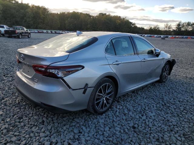 4T1F11BK0MU035918 - 2021 TOYOTA CAMRY XLE Gümüş foto 3