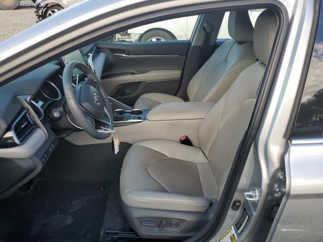 4T1F11BK0MU035918 - 2021 TOYOTA CAMRY XLE Gümüş foto 7