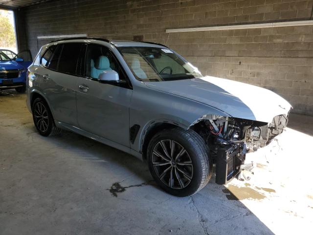 5UX43EU02S9Z05269 - 2025 BMW X5 XDRIVE50E 灰色 照片 4