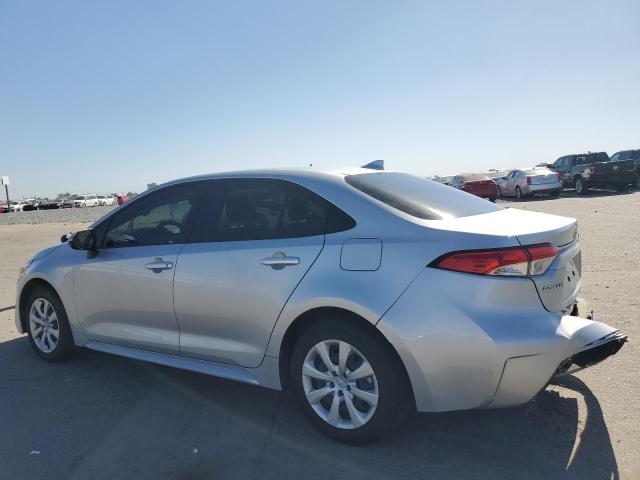 JTDBCMFE8S3077582 - 2025 TOYOTA COROLLA LE SILVER photo 2