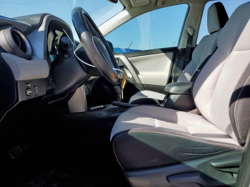 2T3WFREV2GW268443 - 2016 TOYOTA RAV4 XLE SILVER photo 7