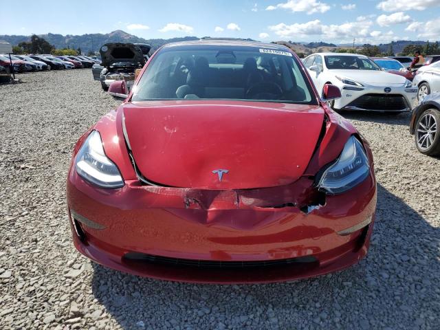 5YJ3E1EB8JF063199 - 2018 TESLA MODEL 3 Rot Foto 5