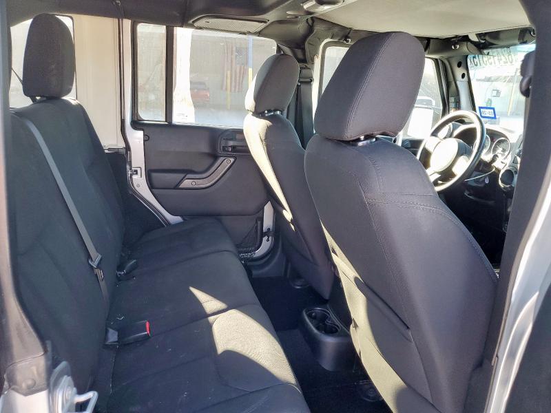 1C4BJWDG9FL624399 - 2015 JEEP WRANGLER U SPORT Plata foto 11