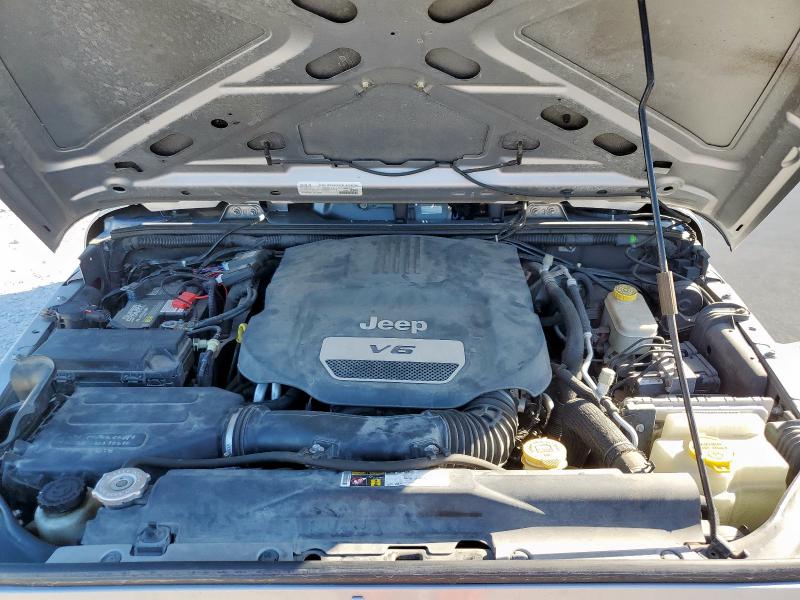 1C4BJWDG9FL624399 - 2015 JEEP WRANGLER U SPORT Plata foto 12