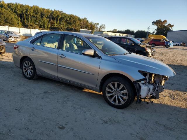 4T1BF1FK0GU511325 - 2016 TOYOTA CAMRY LE Сріблястий фото 4