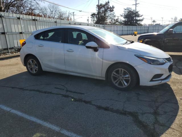 3G1BE6SM7HS583516 - 2017 CHEVROLET CRUZE LT WHITE photo 4