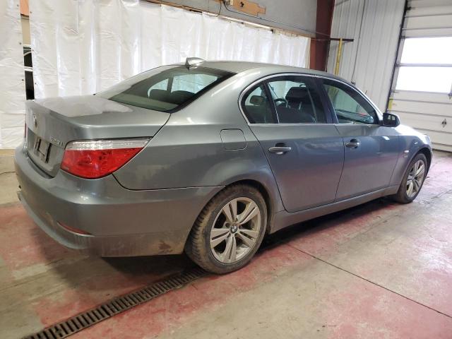 WBANV13599C150993 - 2009 BMW 528 XI GRAY photo 3