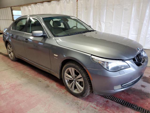 WBANV13599C150993 - 2009 BMW 528 XI GRAY photo 4