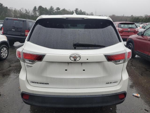 5TDJKRFH9FS155653 - 2015 TOYOTA HIGHLANDER XLE WHITE photo 6