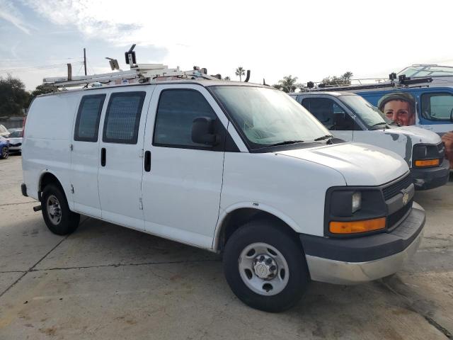 1GCWGFCB3E1136145 - 2014 CHEVROLET EXPRESS G2 WHITE photo 4