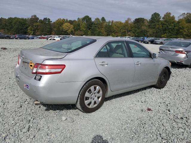 4T1BF3EK0AU114962 - 2010 TOYOTA CAMRY BASE Gümüş foto 3
