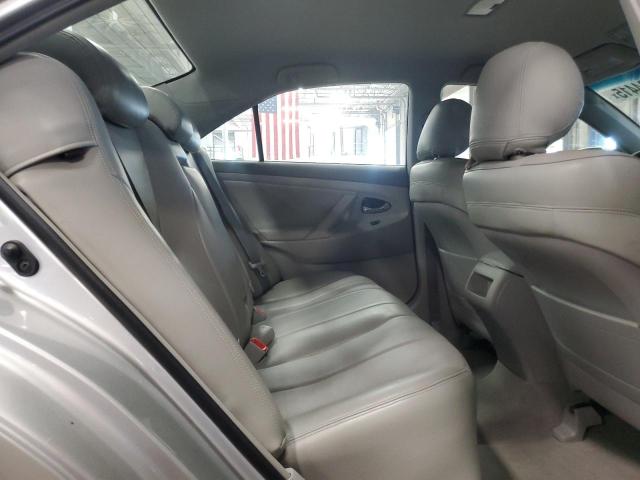 4T1BF3EK9BU157195 - 2011 TOYOTA CAMRY BASE SILVER photo 10