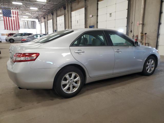4T1BF3EK9BU157195 - 2011 TOYOTA CAMRY BASE SILVER photo 3