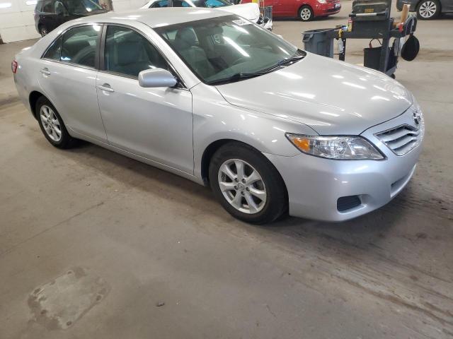 4T1BF3EK9BU157195 - 2011 TOYOTA CAMRY BASE SILVER photo 4