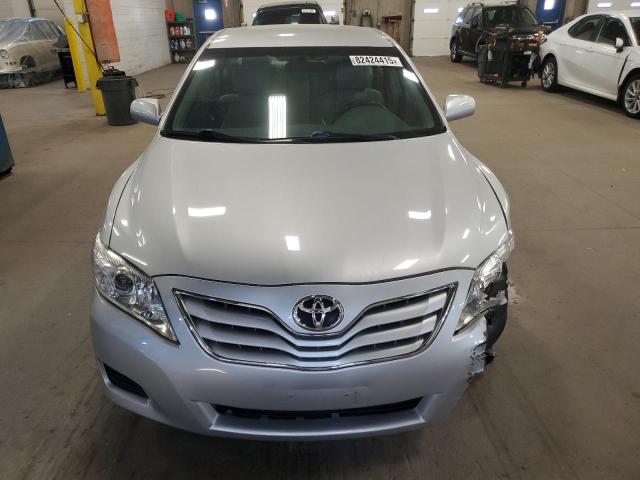 4T1BF3EK9BU157195 - 2011 TOYOTA CAMRY BASE SILVER photo 5
