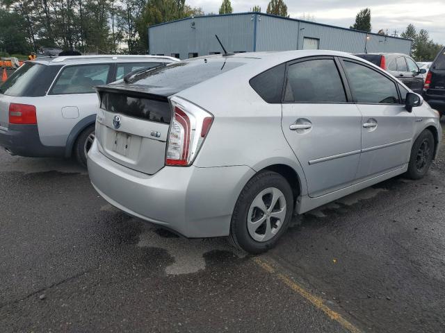 JTDKN3DU3D1653849 - 2013 TOYOTA PRIUS SILVER photo 3