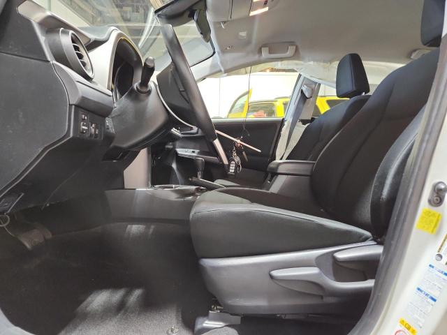 JTMBFREV8JJ742528 - 2018 TOYOTA RAV4 LE أبيض صورة 7