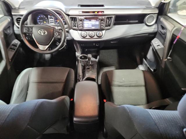 JTMBFREV8JJ742528 - 2018 TOYOTA RAV4 LE أبيض صورة 8