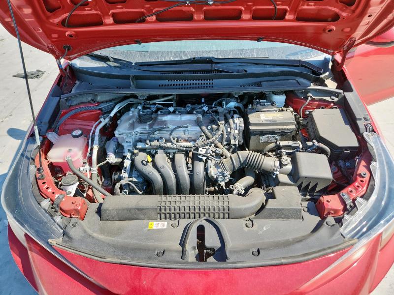 5YFEPMAE1MP222075 - 2021 TOYOTA COROLLA LE წითელი ფოტო 11