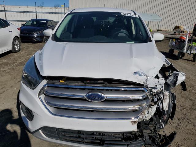 1FMCU0GD9HUD34327 - 2017 FORD ESCAPE SE WHITE photo 5