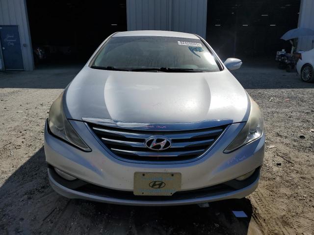 5NPEC4AC3EH818734 - 2014 HYUNDAI SONATA SE SILVER photo 5