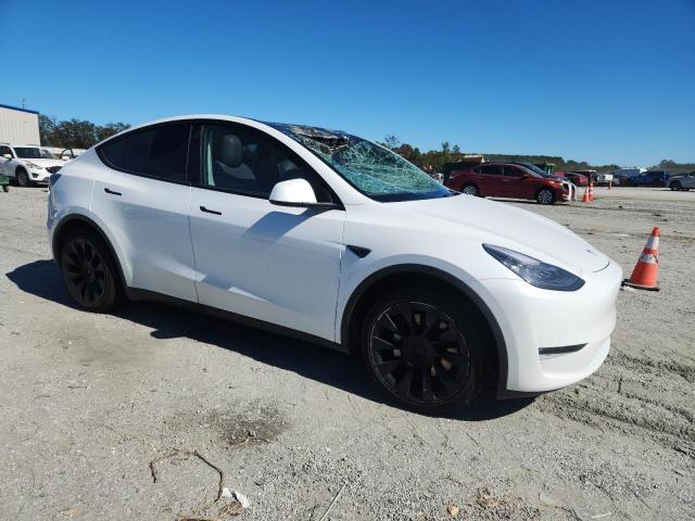 5YJYGDEE2MF160852 - 2021 TESLA MODEL Y WHITE photo 4
