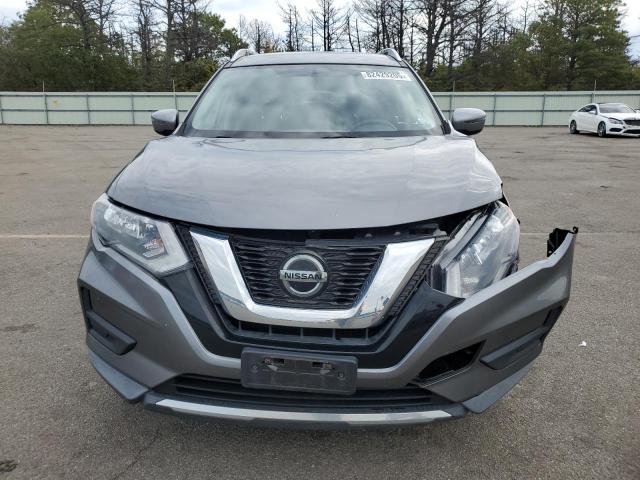 KNMAT2MV0JP595275 - 2018 NISSAN ROGUE S Серый фото 5