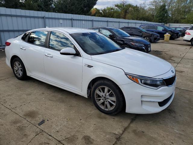 5XXGT4L30GG043149 - 2016 KIA OPTIMA LX WHITE photo 4