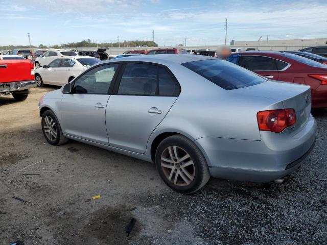 3VWPF71K35M622048 - 2005 VOLKSWAGEN NEW JETTA VALUE SILVER photo 2