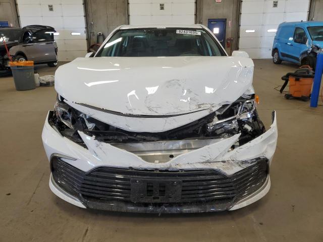 4T1C11AK0NU648269 - 2022 TOYOTA CAMRY LE WHITE photo 5
