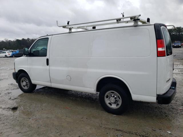 1GCWGAFG6H1322700 - 2017 CHEVROLET EXPRESS G2 WHITE photo 2