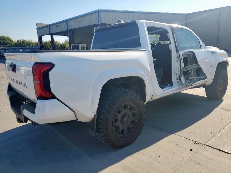 3TMLB5JN6RM025705 - 2024 TOYOTA TACOMA DOUBLE CAB Білий фото 3