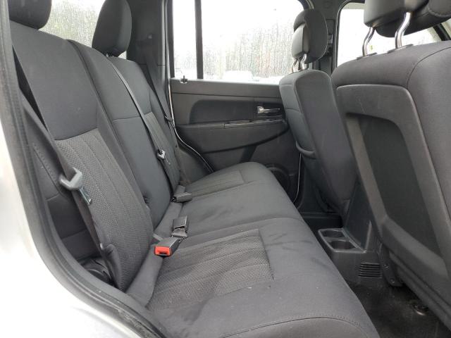 1J4PN2GK6BW580142 - 2011 JEEP LIBERTY SPORT SILVER photo 11