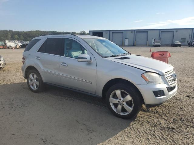 4JGBB5GBXBA717036 - 2011 MERCEDES-BENZ ML 350 银色 照片 4