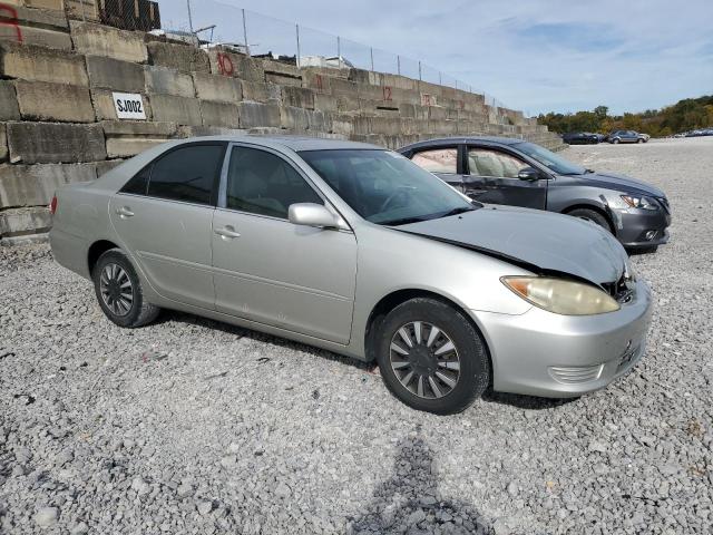 JTDBE32K563058252 - 2006 TOYOTA CAMRY LE Beige Foto 4