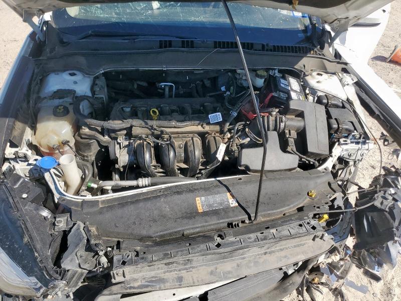 3FA6P0H70JR123683 - 2018 FORD FUSION SE أبيض صورة 11